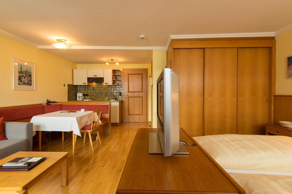 Monuth Apartment *